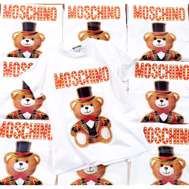 Phông Moschino gấu nhũ vàng