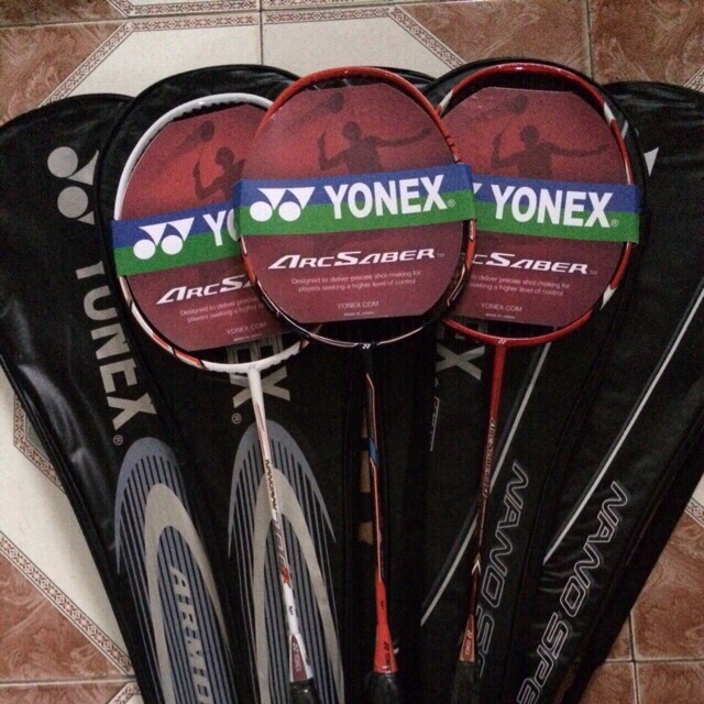 Vợt Yonex sẵn cước