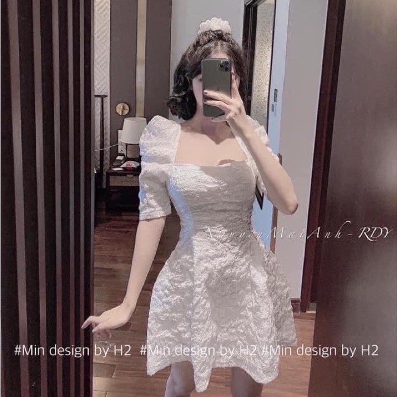 Đầm xốp tay phồng cổ vuông