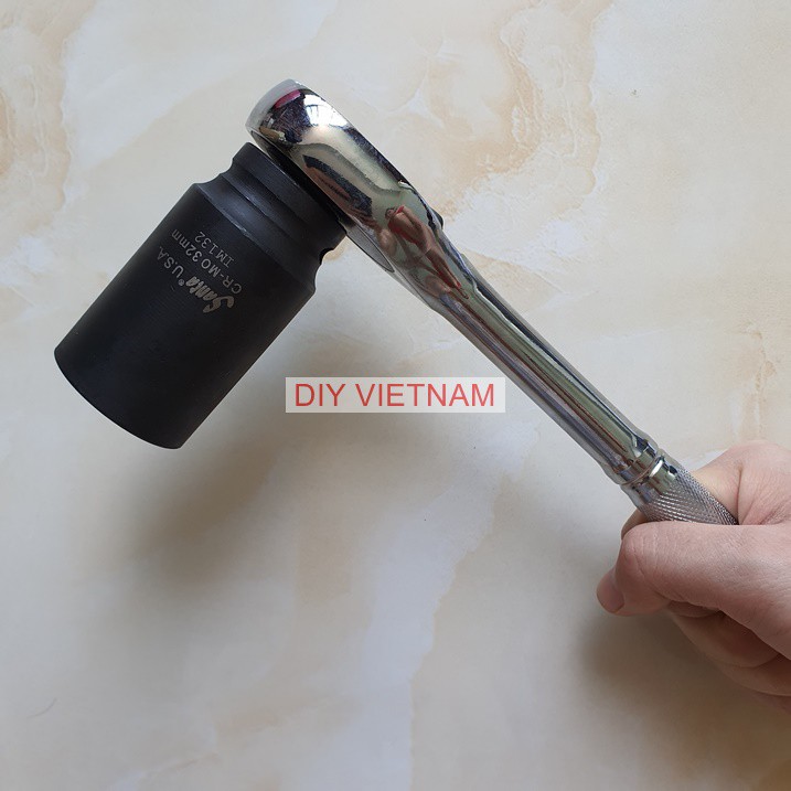 Khẩu vặn ốc đen dài 1/2 inch Hãng Santa Mỹ thép CR-Mo (Tuýp 1/2 dài của Mỹ) (Bán Lẻ)