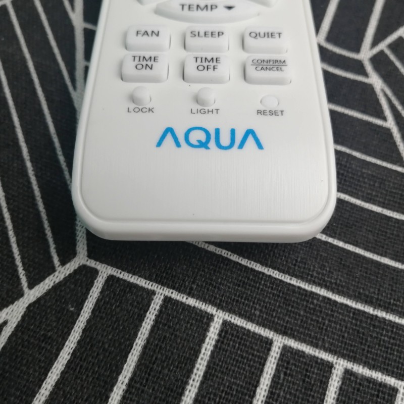 Điều Khiển điều hòa AQUA 2 chiều nút cam