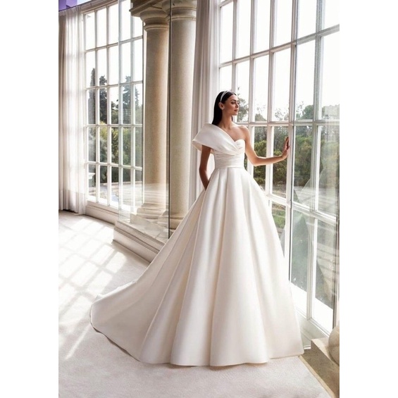 ĐẦM 1 VAI XOÈ MẶC CƯỚI XẾP LY ĐẮP CHÉO BO EO MS1135y