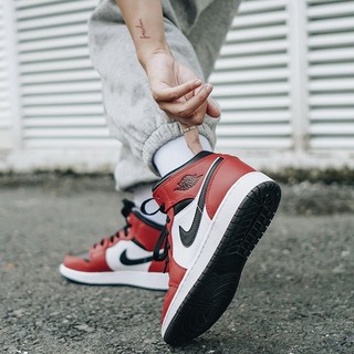 [𝐇𝐎𝐓 𝐓𝐑𝐄𝐍𝐃 𝟐𝟎𝟐𝟏!!!] Giày Jordan CHICAGO MID BLACK TOE HIGH !!!
