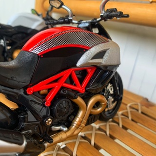 Mô hình xe 1:12 DUCATI Diavel