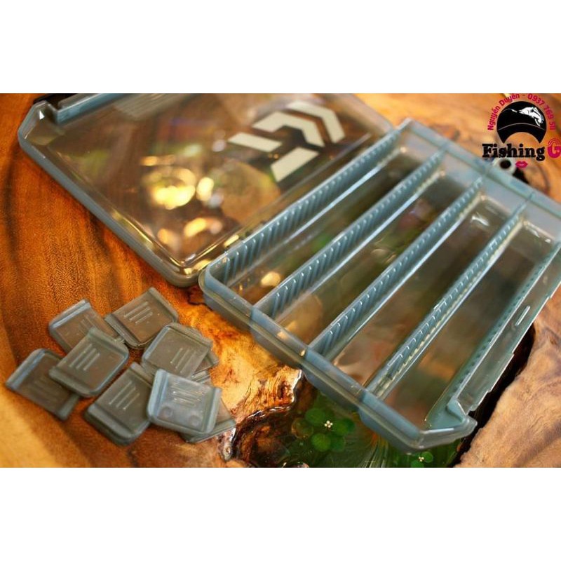 Hộp đựng mồi câu cá Daiwa giá rẻ màu Xám đen