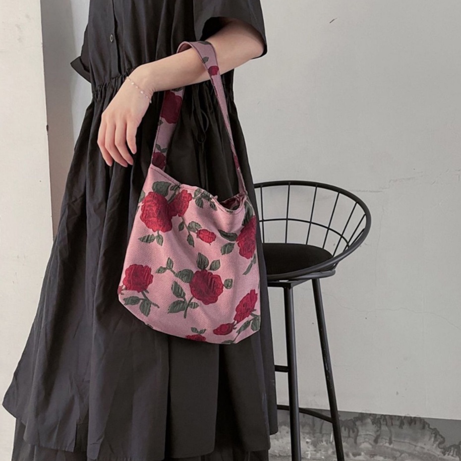 Túi tote nhỏ họa tiết hoa hồng