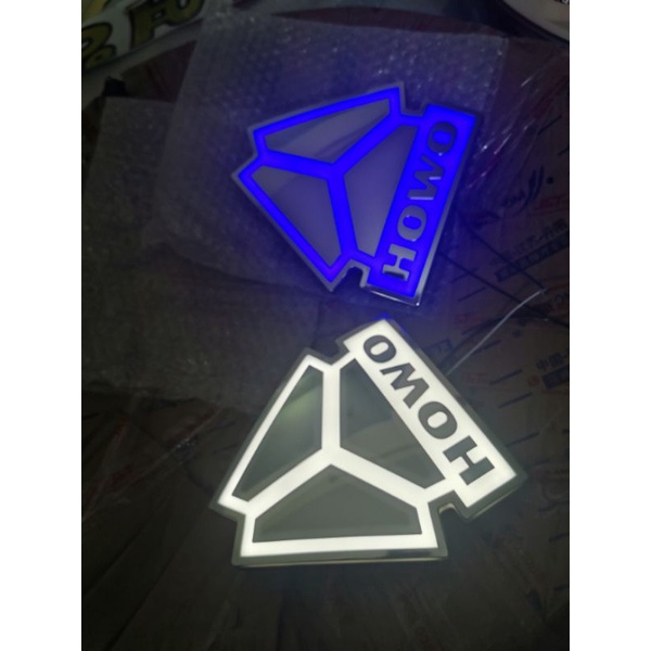 Logo HOWO A7 LED dùng cho xe HOWO T7H, T5G.