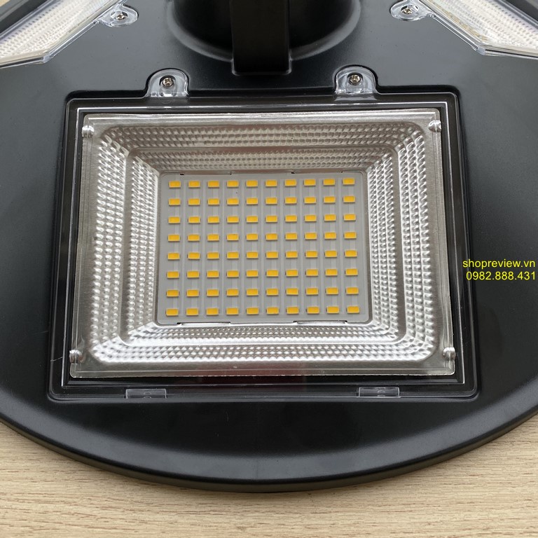 Đèn năng lượng mặt trời ánh sáng vàng, công suất 300w, hình mâm tròn cao cấp