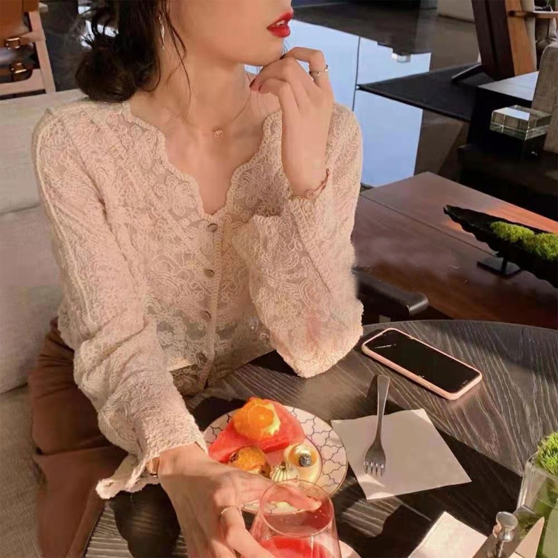 Áo Croptop Tay Dài Cổ Chữ V Thêu Hoa Phối Ren Thời Trang Cho Nữ