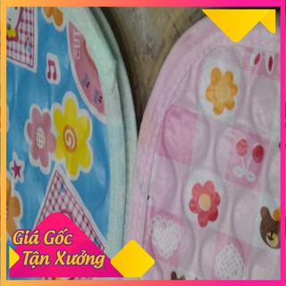 Chiếu thay đồ cho bé (cỡ bé, cỡ lớn)