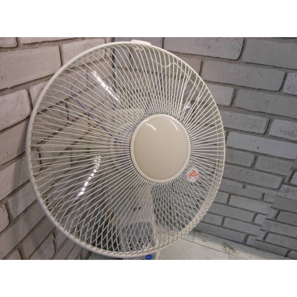 Quạt nội địa Nhật ZEPEAL DKF-A3418  treo tường giá 1,9tr