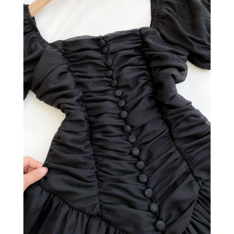 Đầm nút bọc chân bèo 😗😗𝙃𝙖̀𝙣𝙜 𝙩𝙝𝙞𝙚̂́𝙩 𝙠𝙚̂́ 𝙜𝙞𝙖̉𝙢 𝙨𝙤̂́𝙘 😗😗tay ngắn phồng đính cúc dáng xòe thời trang nữ | BigBuy360 - bigbuy360.vn