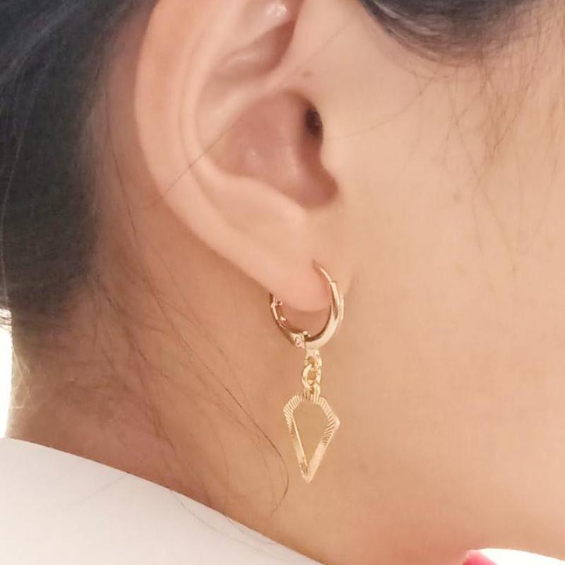 Khuyên Tai Dáng Dài Họa Tiết Cánh Bướm Bất Đối Xứng Phong Cách Hàn Quốc Cổ Điển