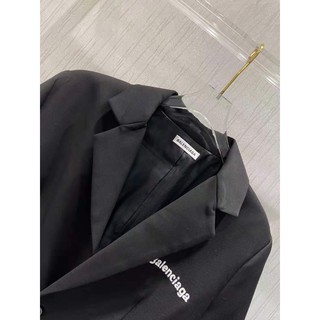 Áo blazer Balenciaga BLC độc lạ