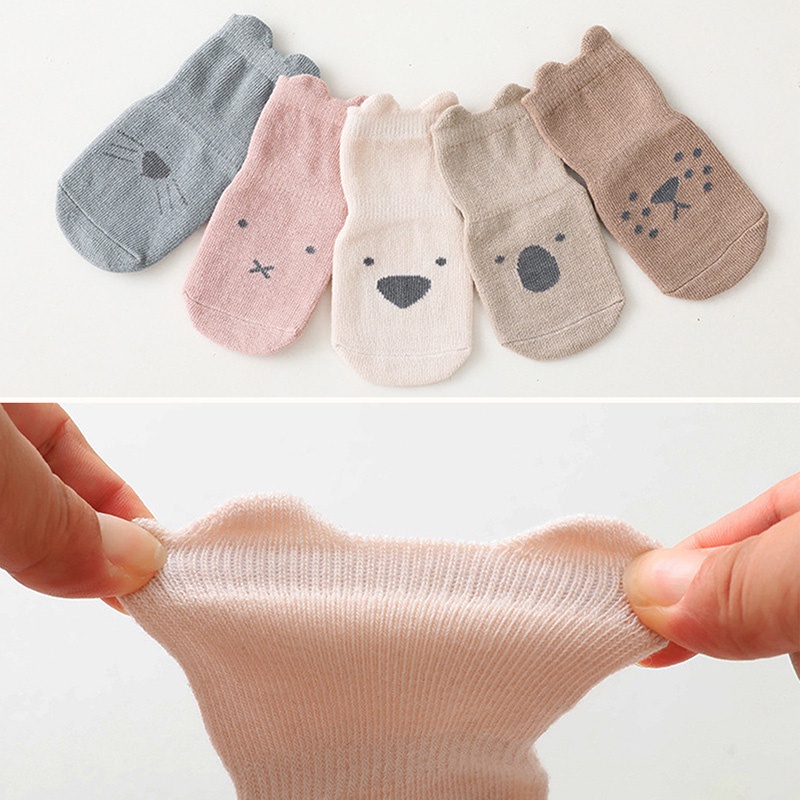 Vớ cotton chống trượt họa tiết hoạt hình cho bé