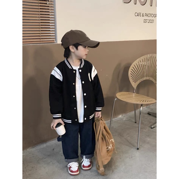 Áo khoác Bomber chữ C cho bé A905