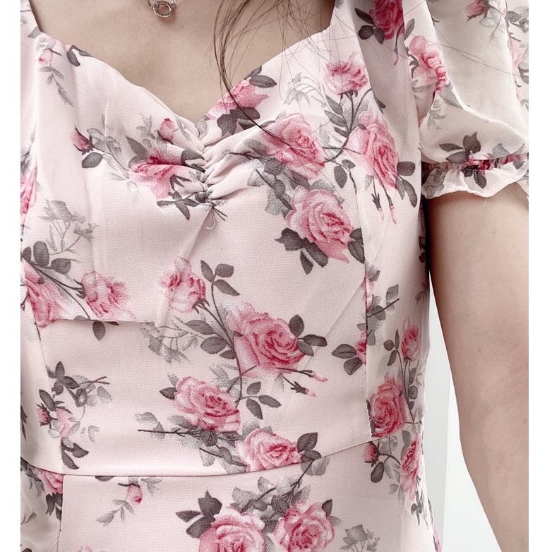 Đầm hoa nhún ngực tay phồng xẻ tà