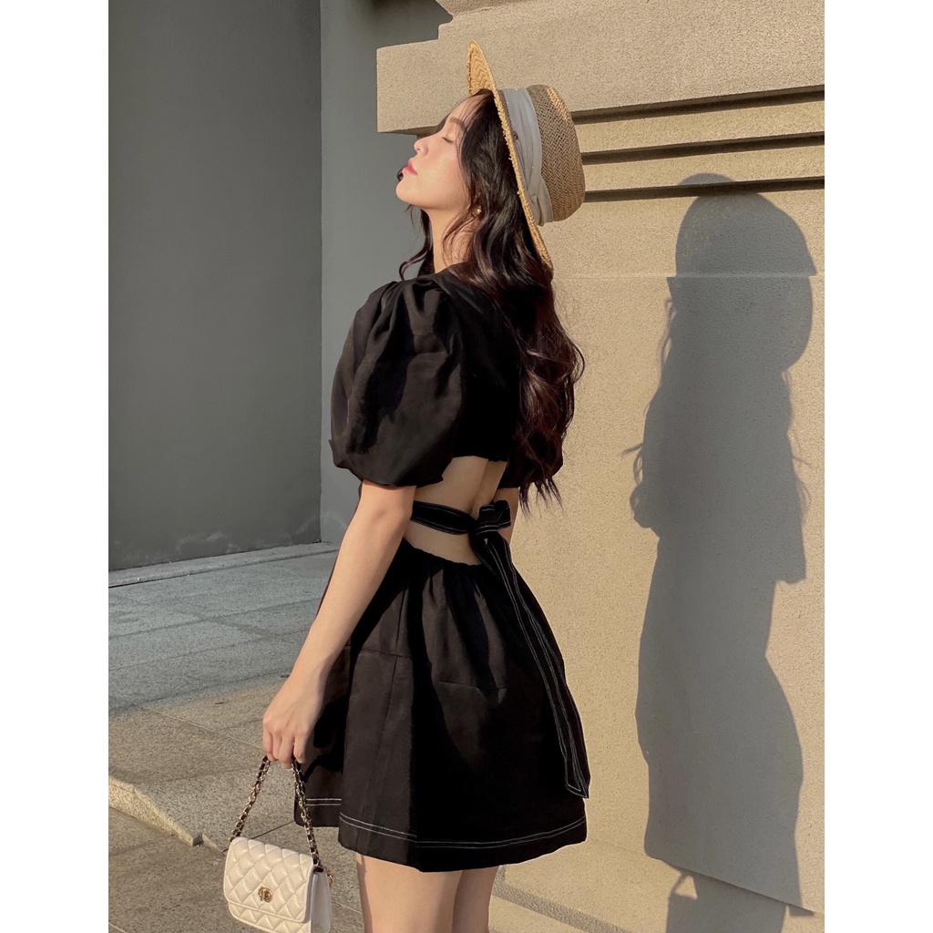 Đầm Anna đen tay phồng hở lưng