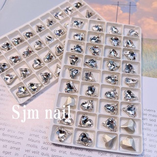 Đá khối tim to gắn móng tay