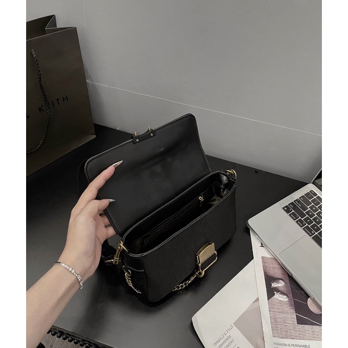 Túi xách nữ khoá bấm size 22cm hot 2022