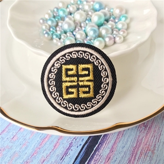 Sticker ủi thêu logo thời trang