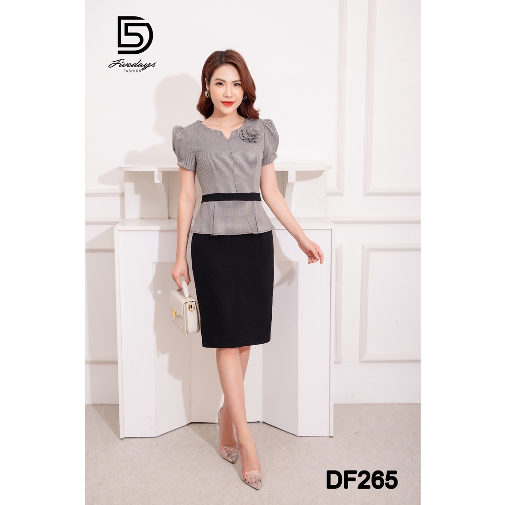 Fivedays - Đầm Peplum kẻ cổ V có đai eo hoa đính kèm