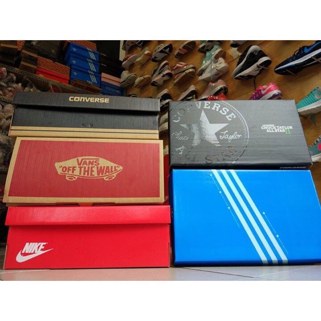 ( CHỈ BÁN KÈM GIÀY-KHÔNG BÁN RIÊNG) Hộp adidas,vans,converse,nike