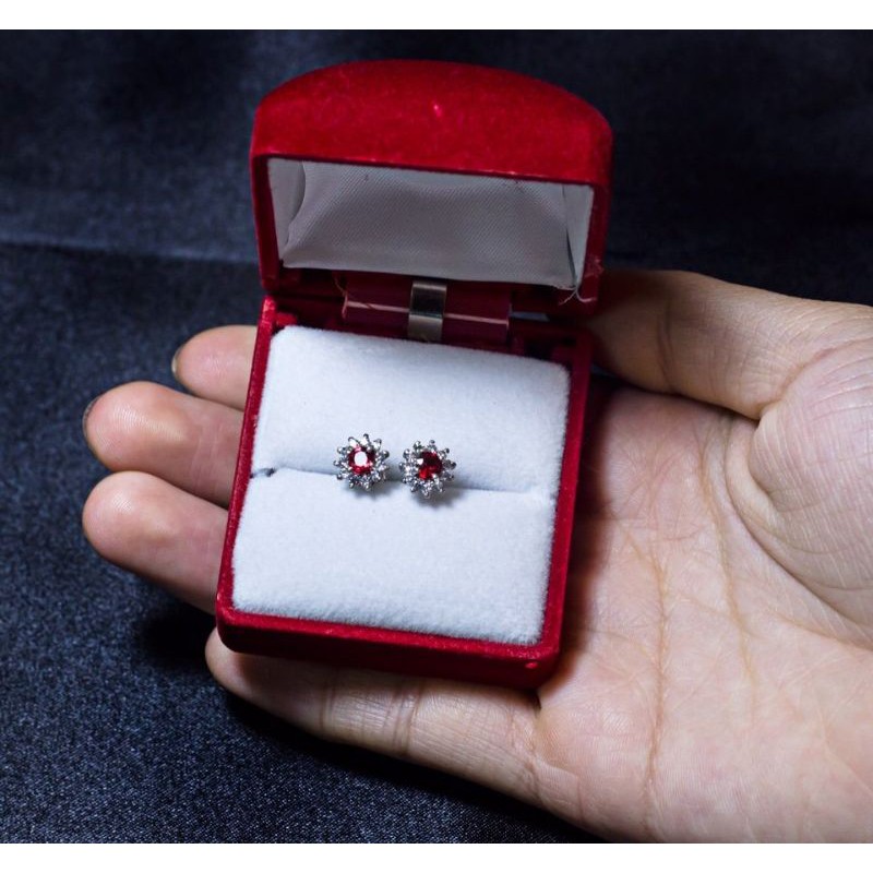 Bông tai đá Garnet đỏ