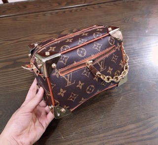 Cốp LV mickey xích