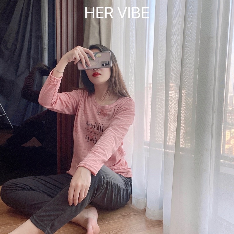 Bộ ngủ thu đông mẫu kẻ phối hình gấu dễ thương tay dài quần dài chất dày ấm Her Vibe | BigBuy360 - bigbuy360.vn