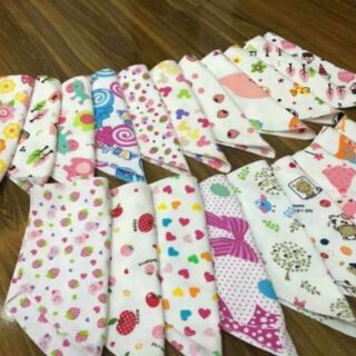 Set 10 chiếc yếm tam giác Carter