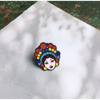 Cài áo hát bội