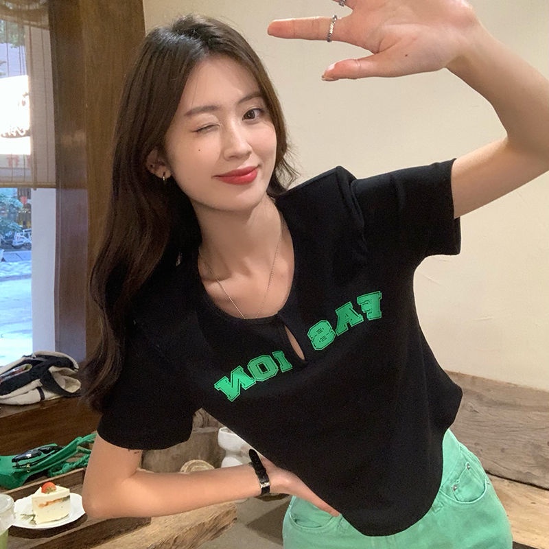 Áo Thun Tay Ngắn Cổ Chữ V Màu Trơn Thiết Kế Độc Đáo Thời Trang Mùa Hè Mới Cho Nữ