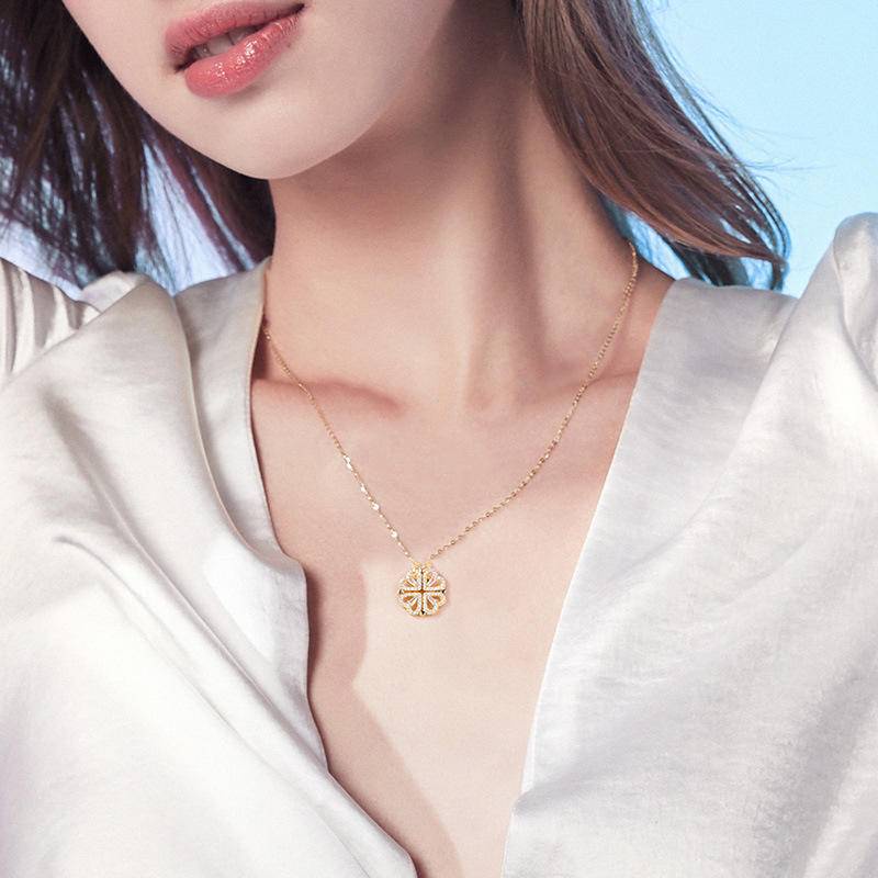 Dây chuyền nữ cỏ bốn lá bằng thép titan mạ bạc chia thành bốn trái tim，Vòng cổ kim cương vàng 18k