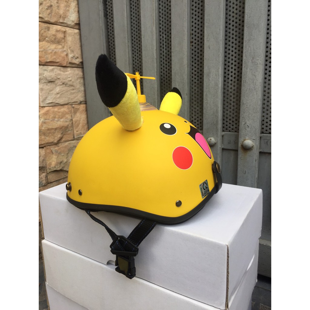 Mũ bảo hiểm nửa đầu 1/2 pikachu kèm tai + chong chóng và kính chống bụi