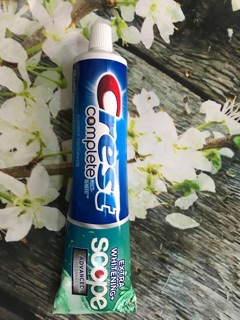 Kem đánh răng Crest Complete Extra 30% Whitening Plus Scope 206g - Mỹ