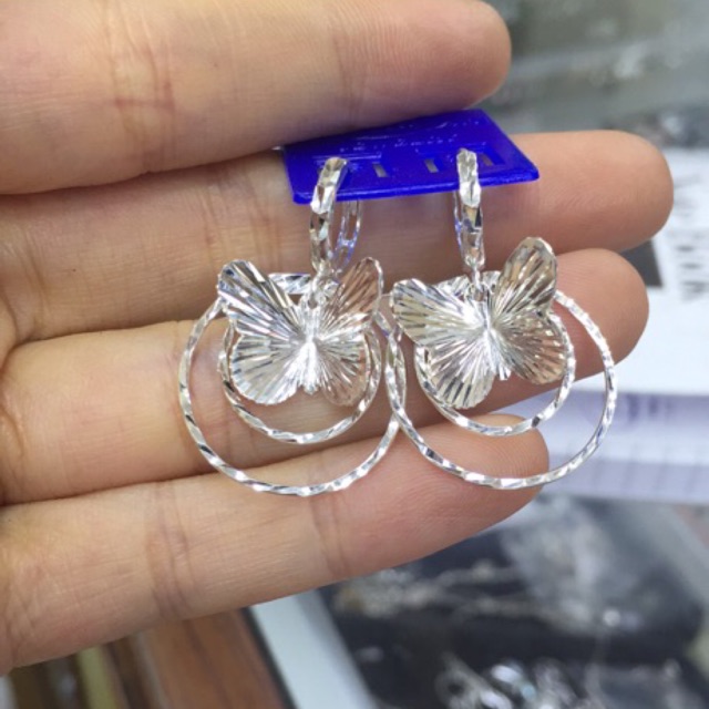 Khuyên tai treo bướm phay sáng bạc ta chuẩn