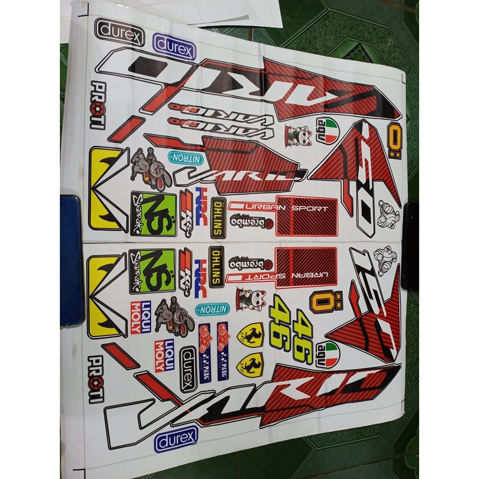 tem rời vario 150  đỏ xe đen