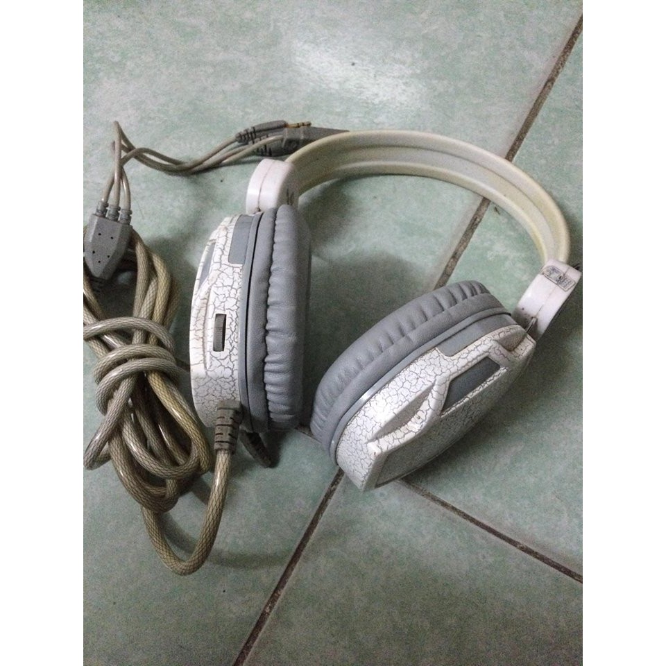 Tai nghe có đèn led hàng thanh lý nét vẫn dùng tốt thanh lý giá rẻ