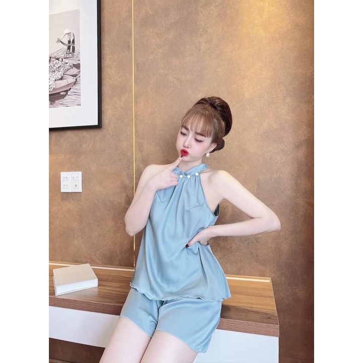 Set đồ ngủ nữ satin, kiểu cô tròn dạng yếm kết hợp với nút  xung quanh áo kèm quần đùi siêu xinh freesize dưới 57kg