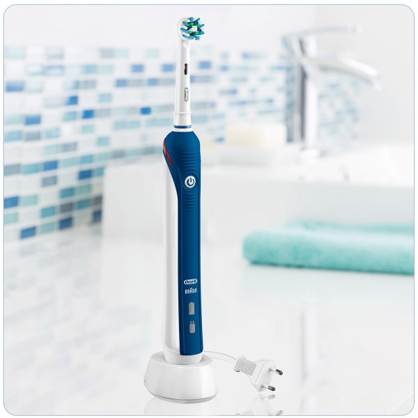 Bàn Chải Đánh Răng Điện Oral-B Pro 2 2000 - Cross Action (Sạch sâu) &amp; Sensi Ultrathin (Bảo vệ nướu), Bàn Chải Điện OralB