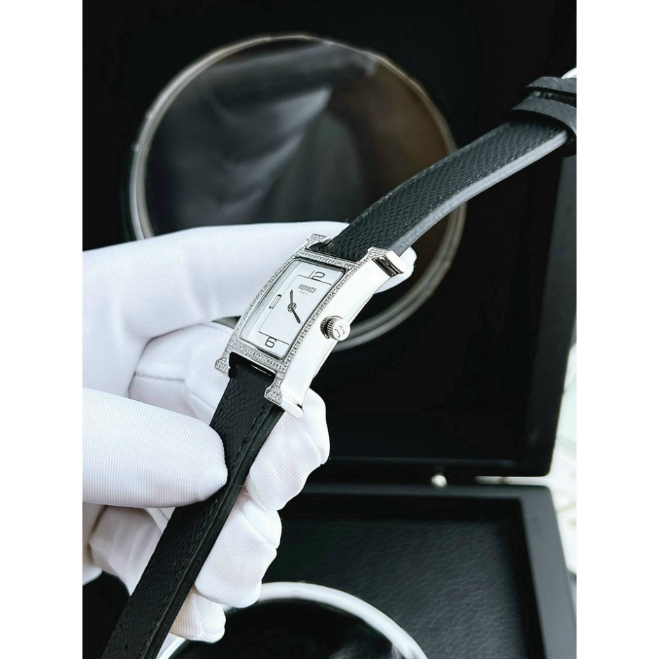 Đồng Hồ Nữ HM Sapphire HM025 Mặt Vuông Viền đá Chống xước, Chống nước