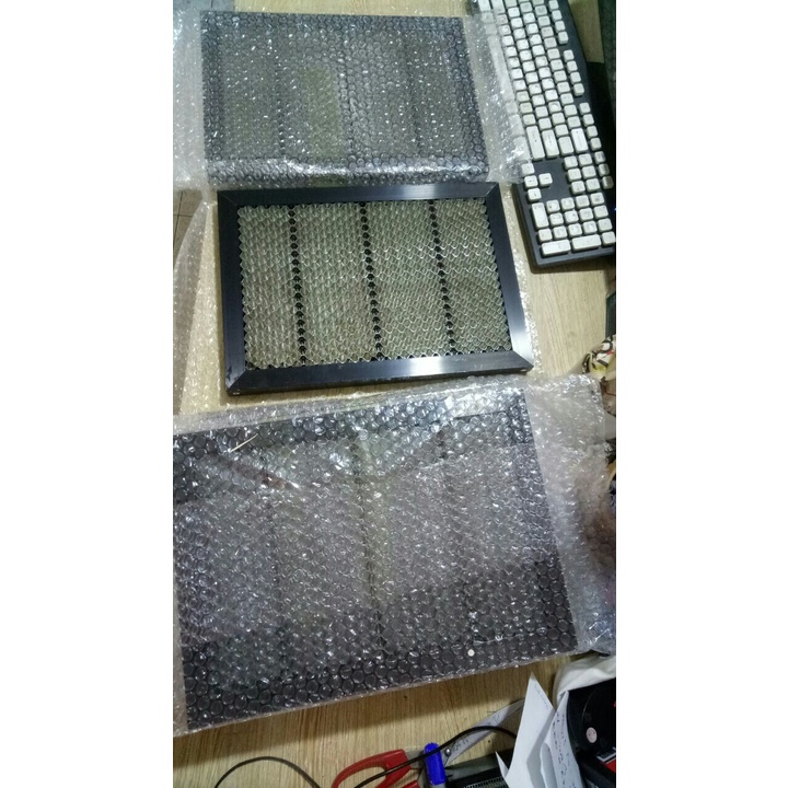 Bàn tổ ong kích thước 25cmx35cm cho máy laser 3020
