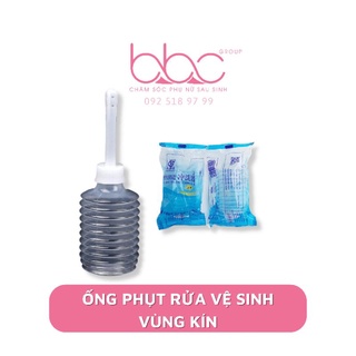 Ống phụt rửa vệ sinh cô bé