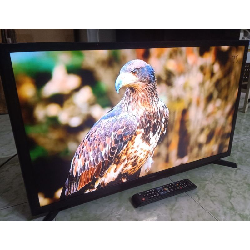 Tivi 32" Full Phụ Kiện Thanh Lý