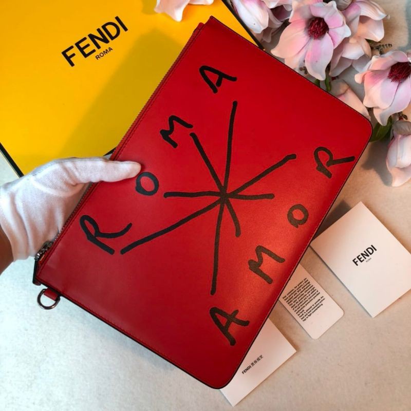 clutch cầm tay nam da thật dáng dài kéo khóa in logo chữ Roma Amor Fendi FD