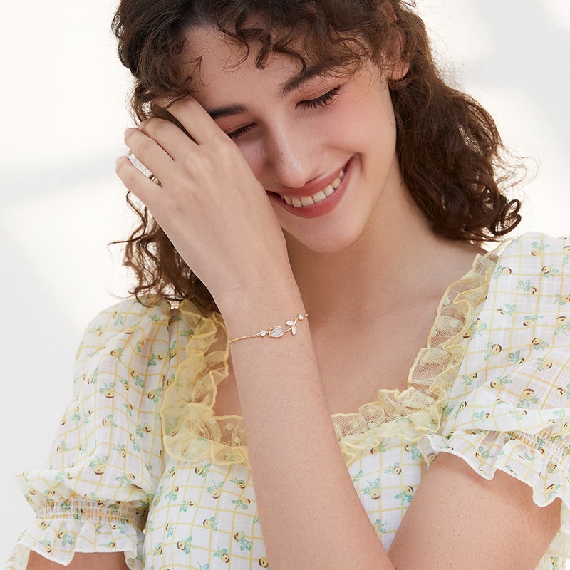 Vòng Tay Mạ Vàng Hình Hoa tulip Đính Đá opal Thời Trang Hàn Quốc Cho Bạn Gái