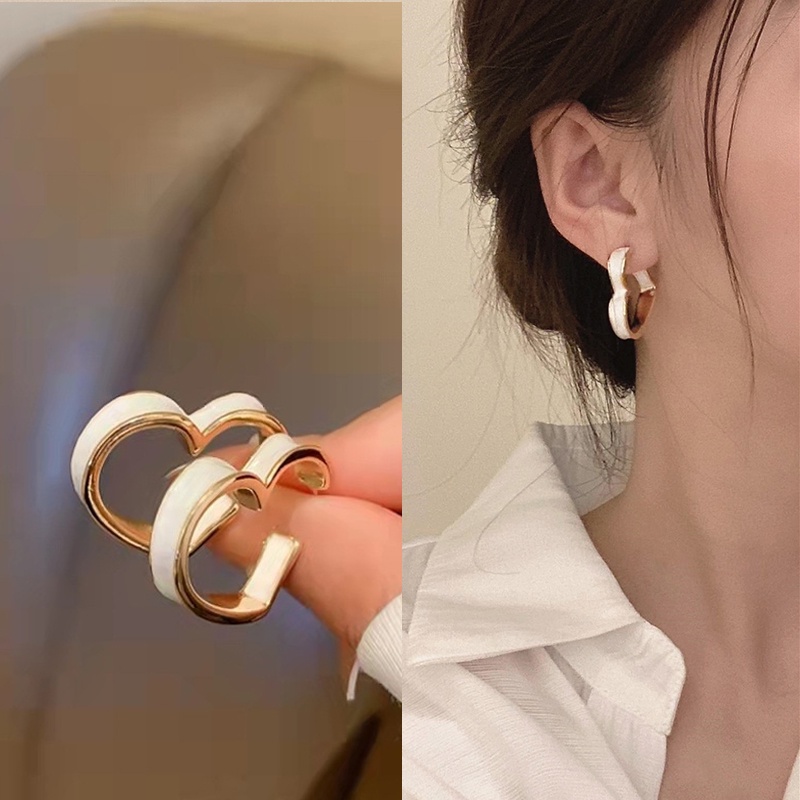 Đôi Bông Tai Hình Trái Tim Màu Trắng Thời Trang Cho Nữ