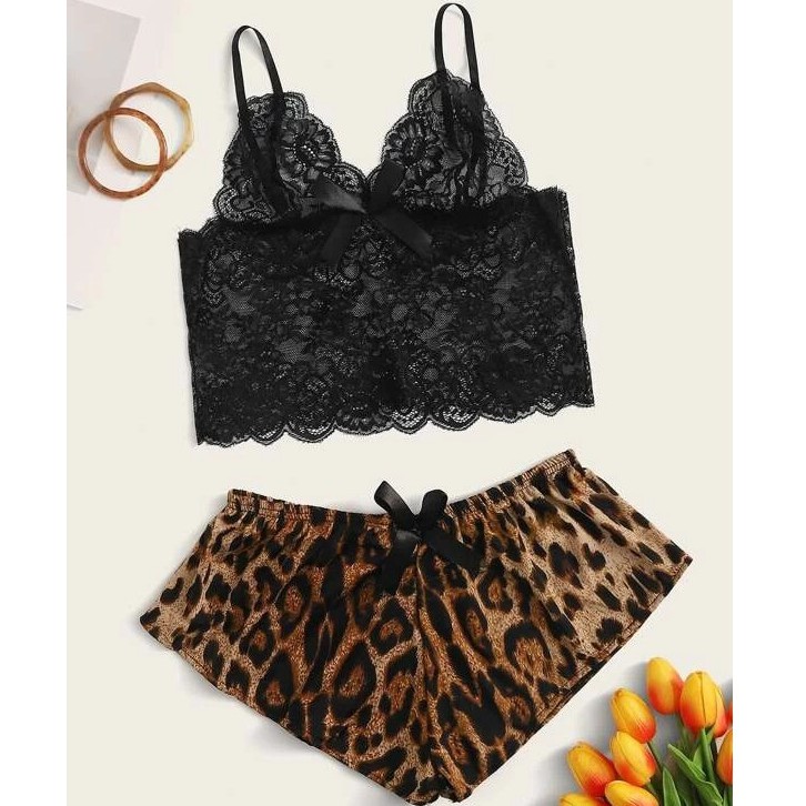 Bộ ngủ áo 2 dây ren và quần hoạ tiết báo sang chảnh, sexy