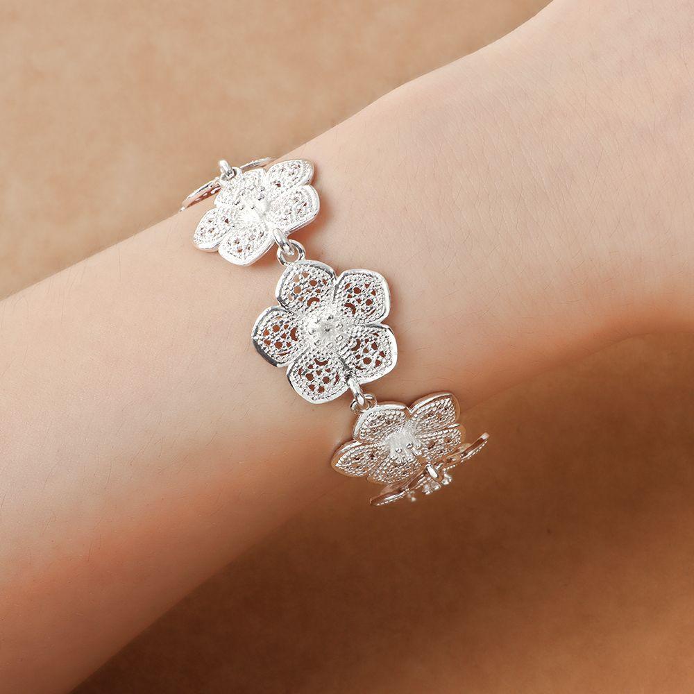 Vòng Tay Họa Tiết Hoa Thanh Lịch Cho Nữ